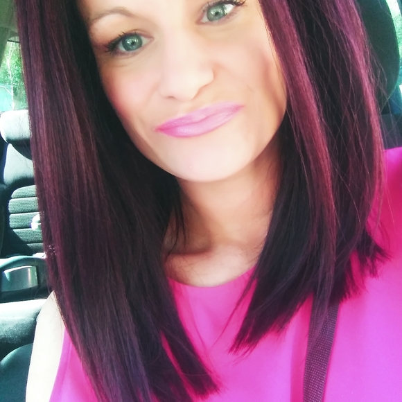 Meet your Posher, Christina - Picture 1 of 2